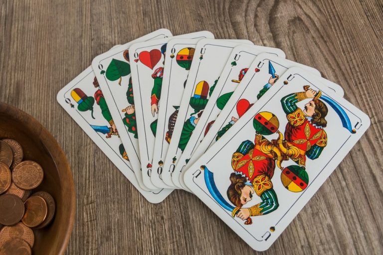 Cartomancia y baraja española: tarot