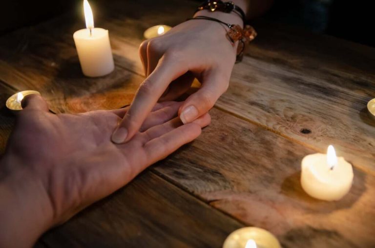 La lectura de manos en la actualidad: ciencia, arte o superstición